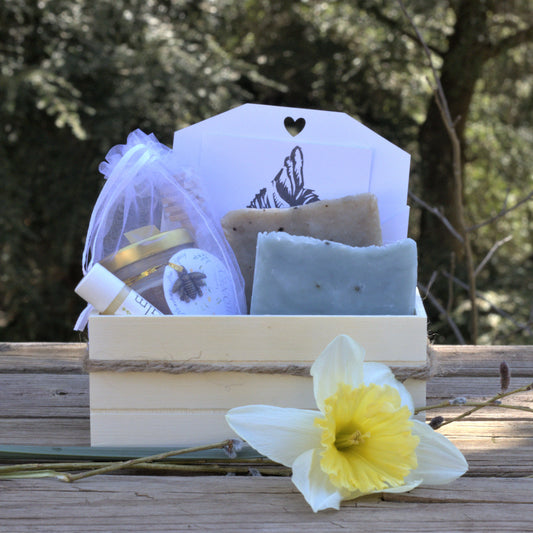 Green Mountain Rose Mini Gift Crate – A Sweet & Sudsy Delight! 🍯🌿